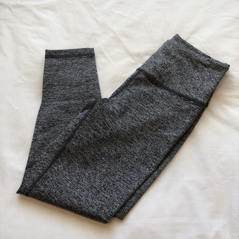 NWOT VS sports gray Capri leggings